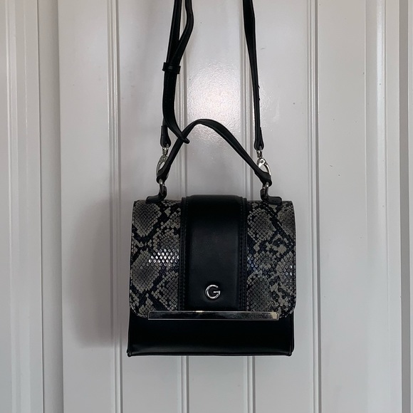 BLACK GUESS SNAKE PRINT CROSSBODY PURSE - Picture 4 of 4